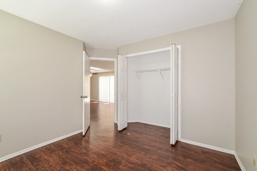Building Photo - 1176 Countrywind Dr