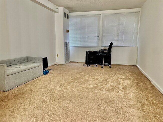 Building Photo - 250 Hammond Pond Pkwy