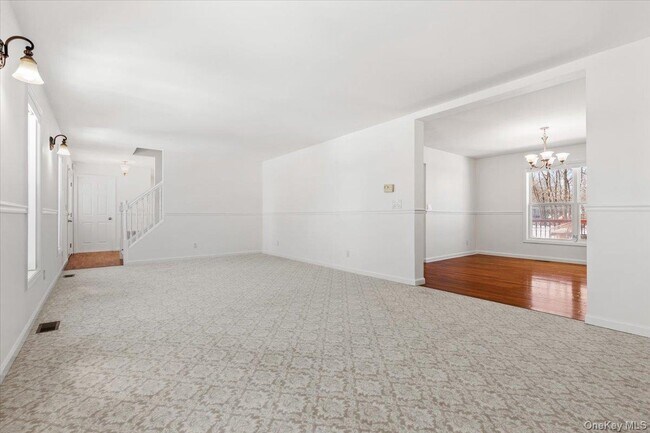 Building Photo - 44 Greenvale Cir