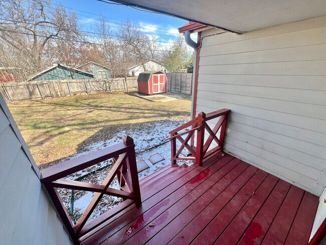 Building Photo - 502 Zennia St