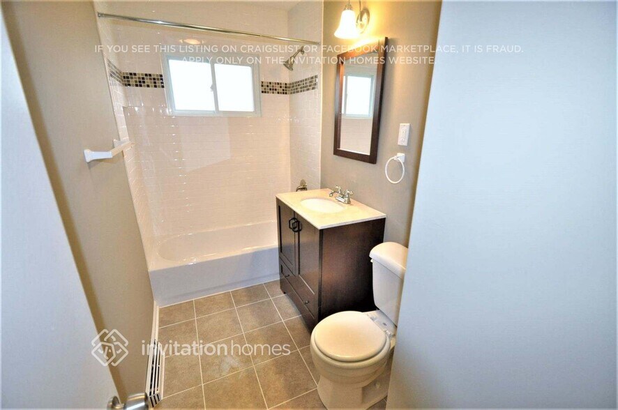 Building Photo - 368 N Biermann Ave