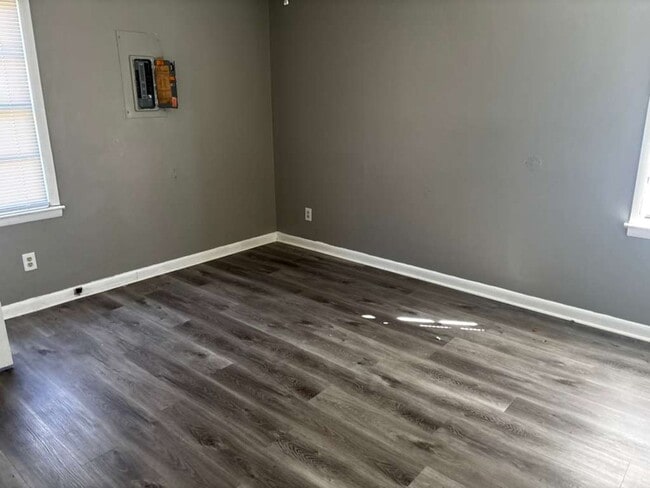 Building Photo - 6521 Cissna Dr