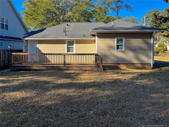 Building Photo - 123 John St