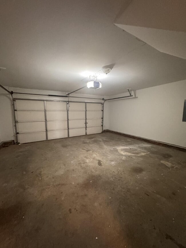 Building Photo - Spacious 4-Bed, 2.5-Bath Home in Mauldin –...