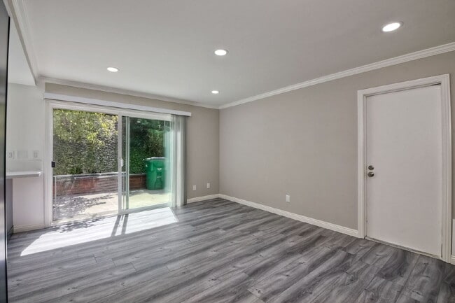 Building Photo - Single Story, Large Corner Lot with Pool p...