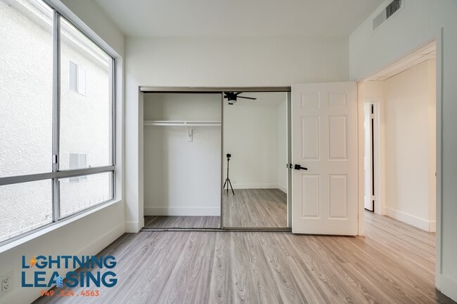 Building Photo - 15132 1/2 Magnolia Blvd-103D