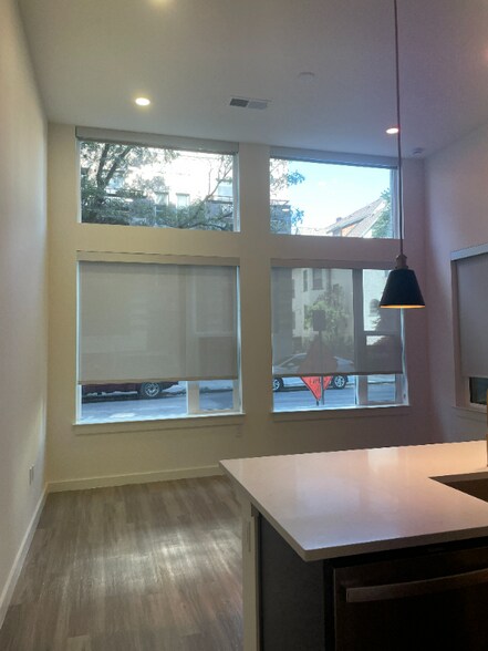Building Photo - 1150 E Colfax Ave