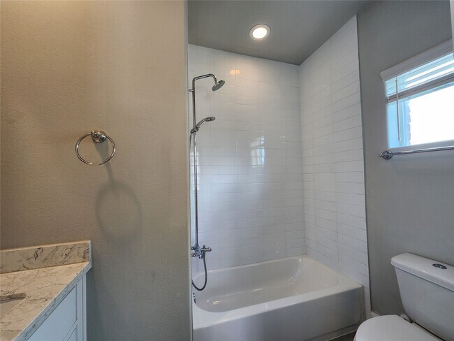 Building Photo - 2609 Cottage Grove Green Dr