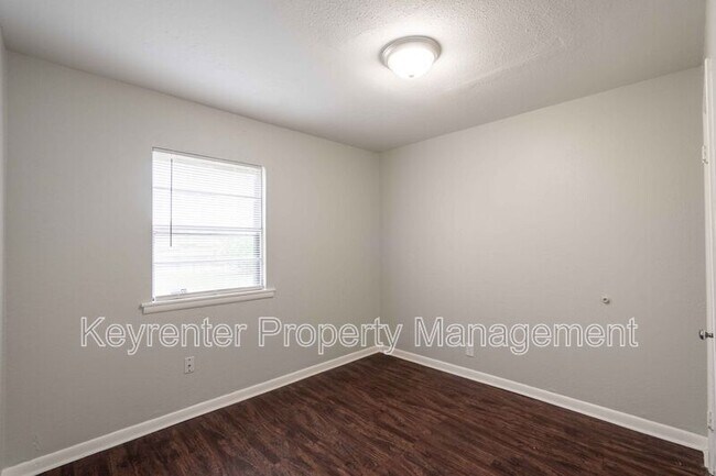 Building Photo - 230 E 51st Pl N