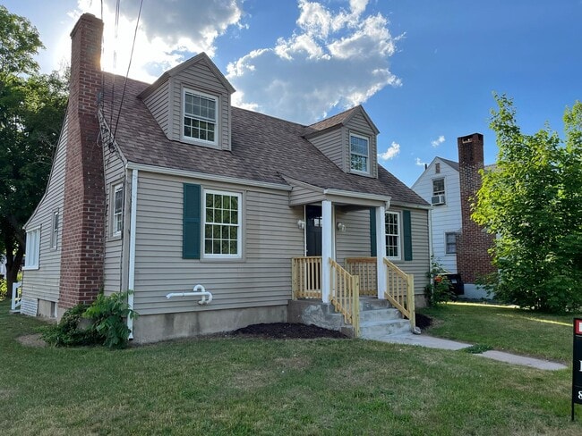 Building Photo - Fully Remodeled Cape Style Home in Manchester, CT