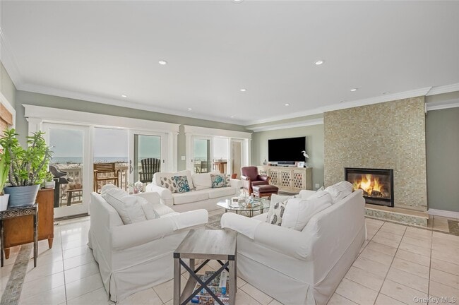 Building Photo - 1051 Oceanfront