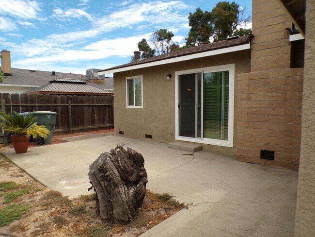 Building Photo - 3 bedroom 2 Barh Home Close to Vintage Faire Mall