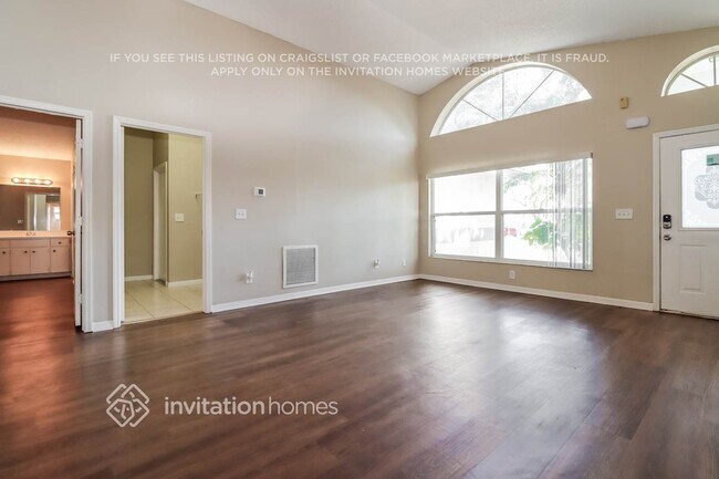 Building Photo - 2391 Eastwood Dr