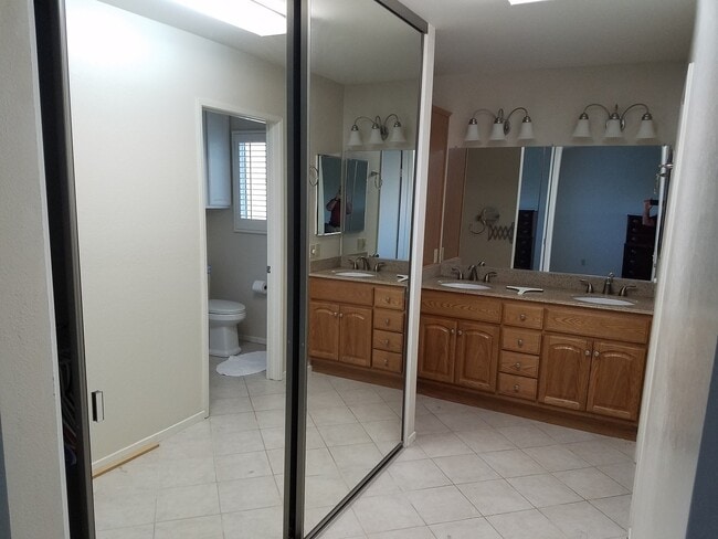 Building Photo - Wonderful 3 Bed 2 Bath Home In Casta Del Sol of Mission Viejo