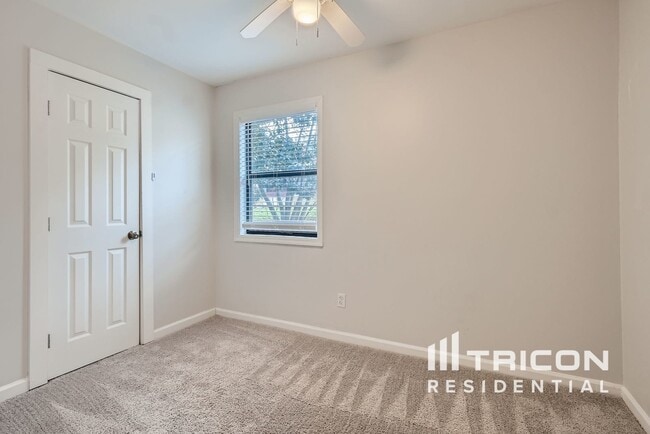 Building Photo - 1726 Hickory Grove Way NW