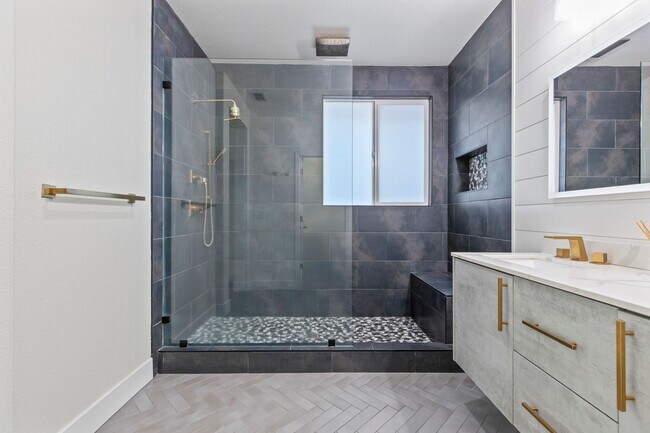 Building Photo - 1292 Paseo Belleza