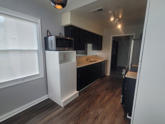 Building Photo - 1792 Moonstone Dr