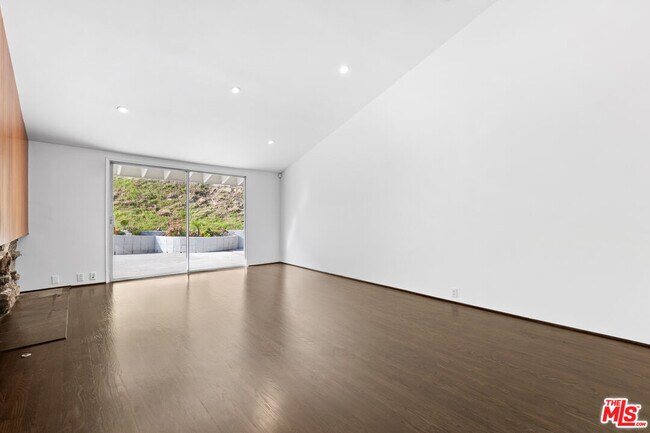 Building Photo - 6441 Tahoe Dr
