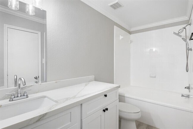 Building Photo - 12050 Mallard Stream Ct