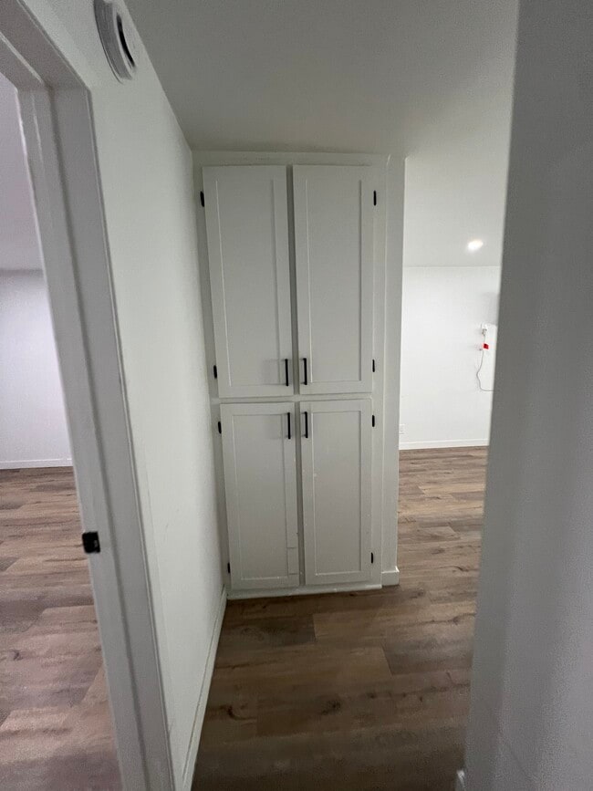 Building Photo - 5549 Fulcher Ave