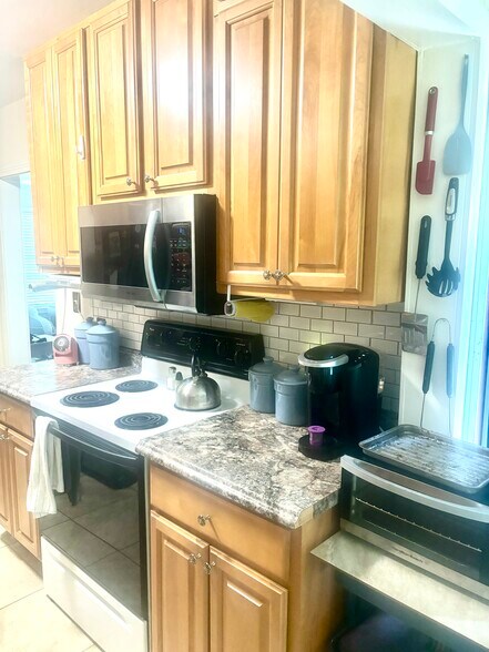 Kitchen - 1100 Hawthorne St