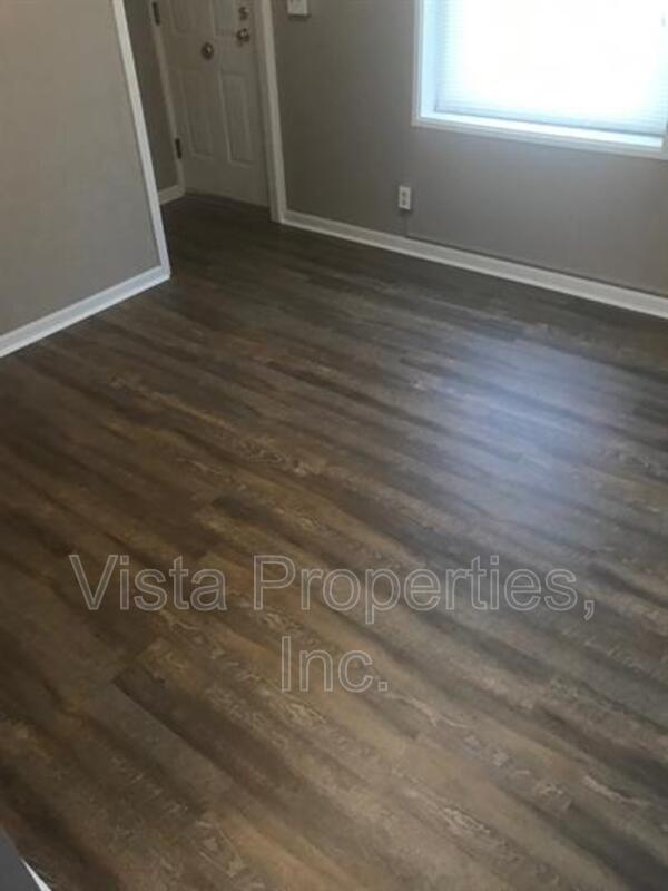 Building Photo - 1811 La Salle Pl
