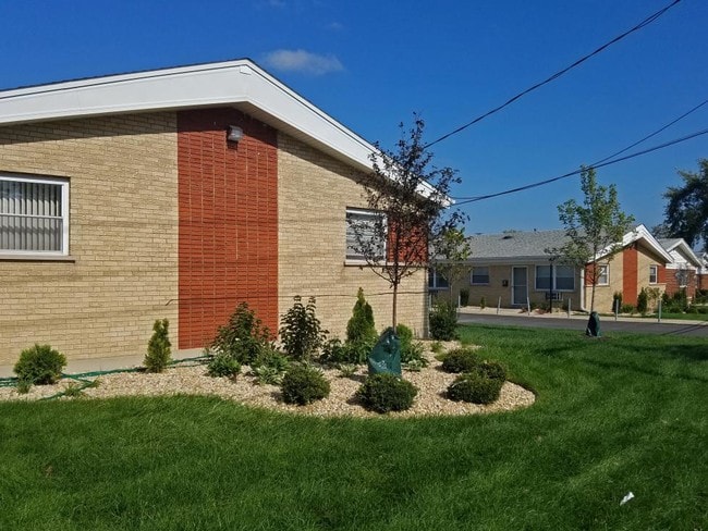 Primary Photo - Division Falls Apartments