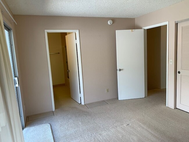 Building Photo - Hokuloa C - 3 bedroom, 3 bath townhouse w/...