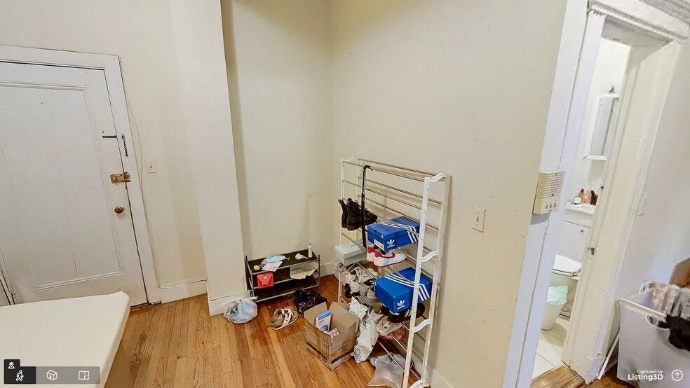 Building Photo - 126 Warren St