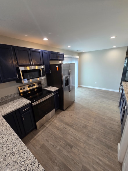 Building Photo - 19 Azalea St