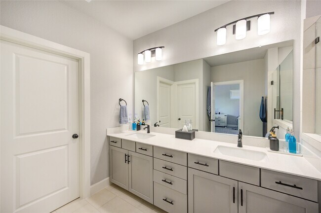 Building Photo - 11718 Cibolo Cyn Rd