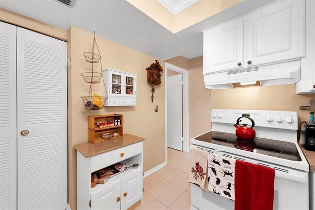 Building Photo - 3348 38th Way S