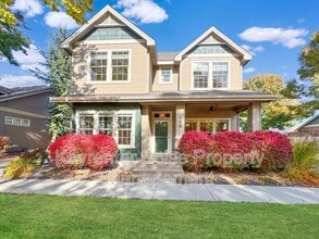 Building Photo - 998 E Shadow Creek Ln