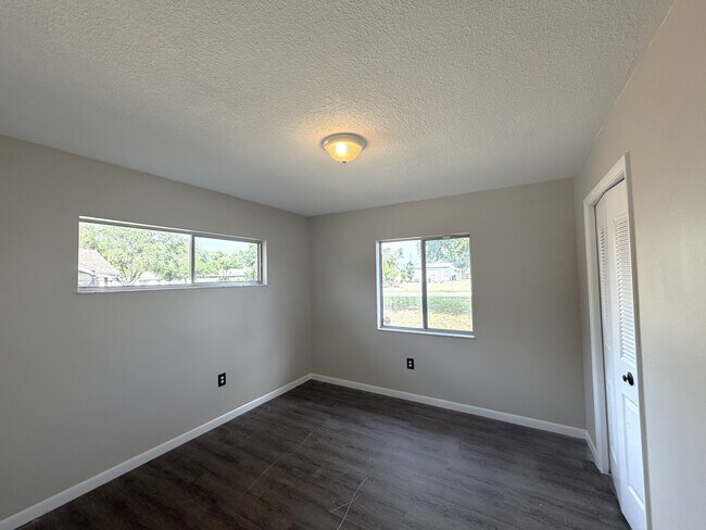 Building Photo - 232 Babson Dr