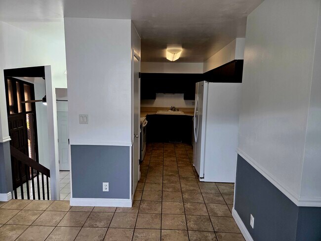 Building Photo - 1968 E 5850 S