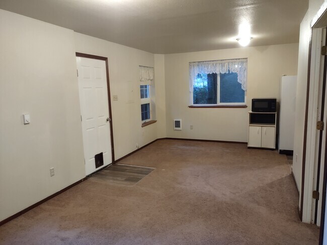 Building Photo - 2750 WA-109