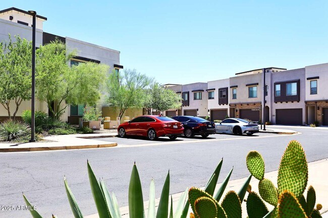 Building Photo - 7320 E Vista Bonita Dr