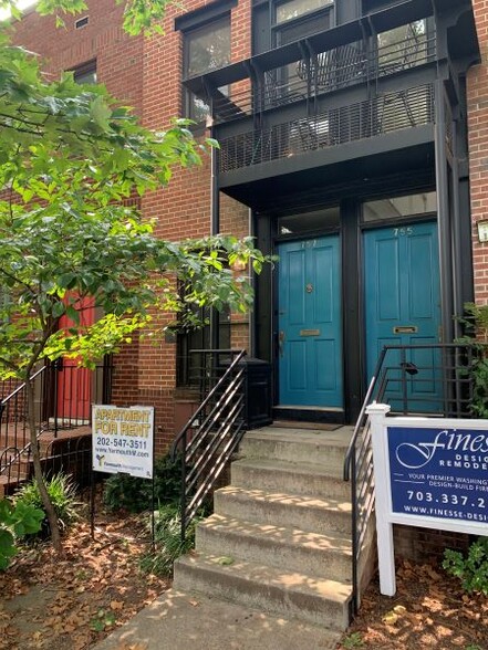 Primary Photo - 757 10th St SE