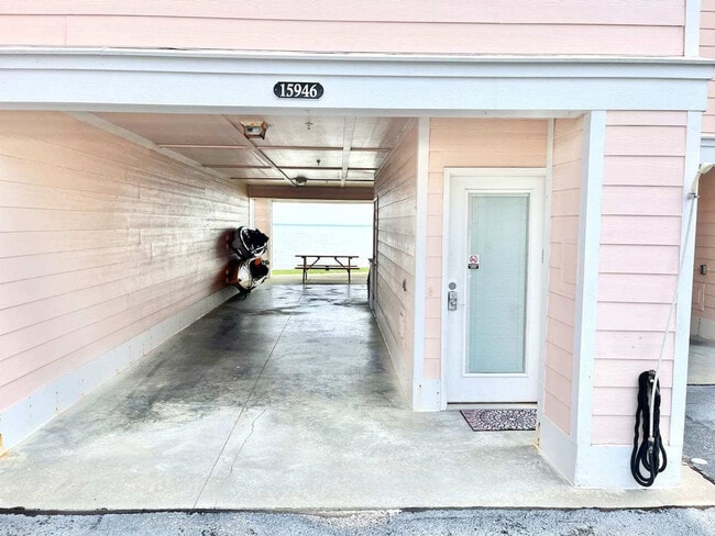 Building Photo - 15946 Innerarity Point Rd