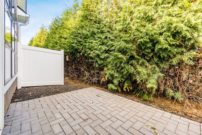 Building Photo - 2978 Bernard View Ln