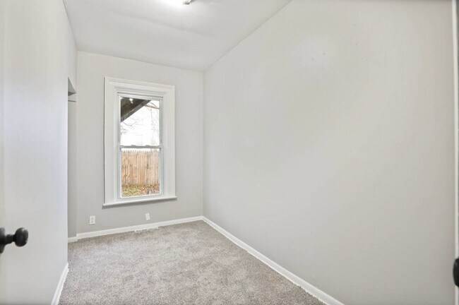 Building Photo - 911 Polk St