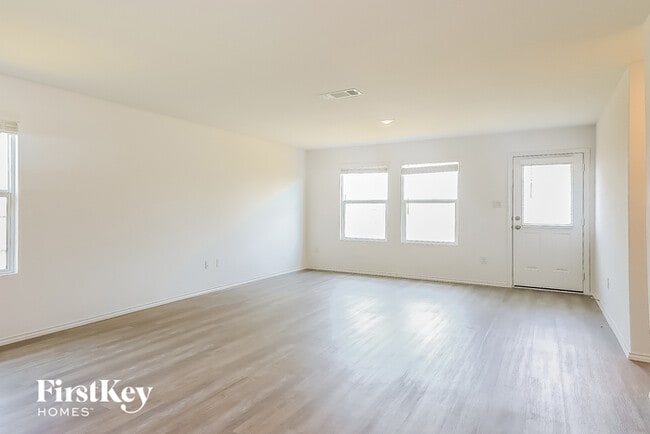 Building Photo - 6531 Scarecrow Wy