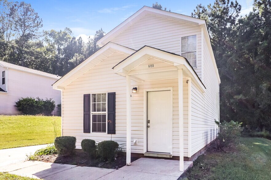 Building Photo - 6155 Forrest Ave