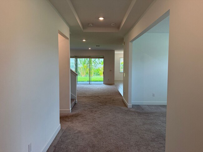 Building Photo - 5 Bedroom 4 Bath W/Office & 3-Car Garage (...