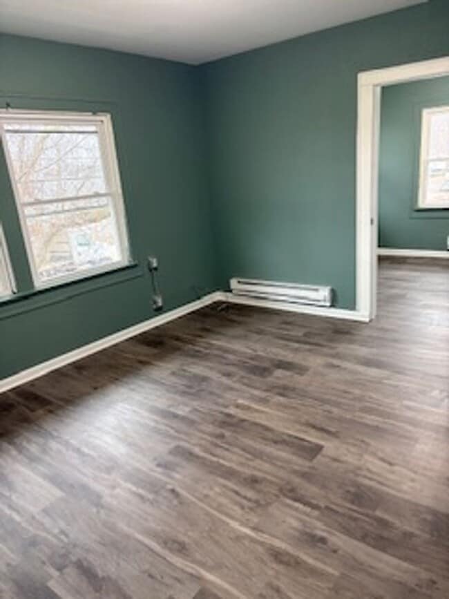 Building Photo - 303 Franklin St