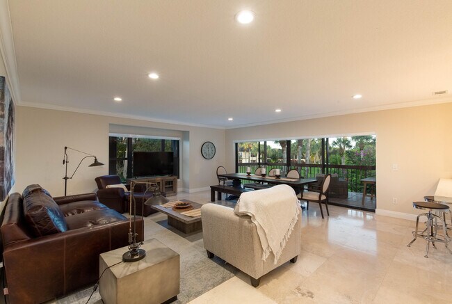 Building Photo - 13400 Polo Rd W