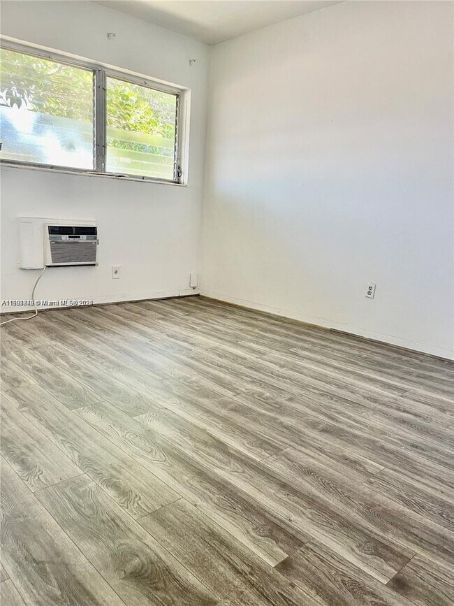 Building Photo - 780 81st St