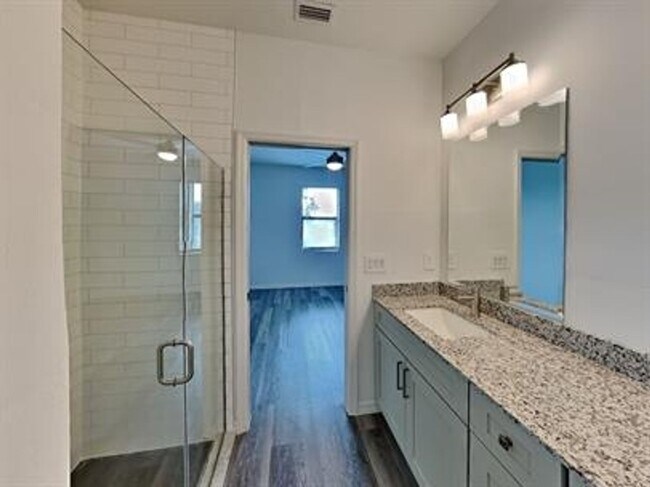 Building Photo - 24503 Zephyr Ct