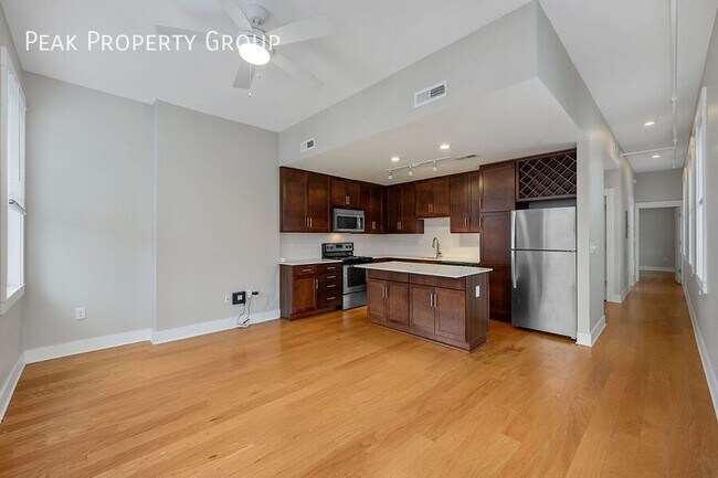 Building Photo - 412 E 13th St