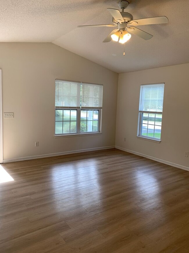 Building Photo - Three Bedroom, Two Bath House on Masonboro Loop